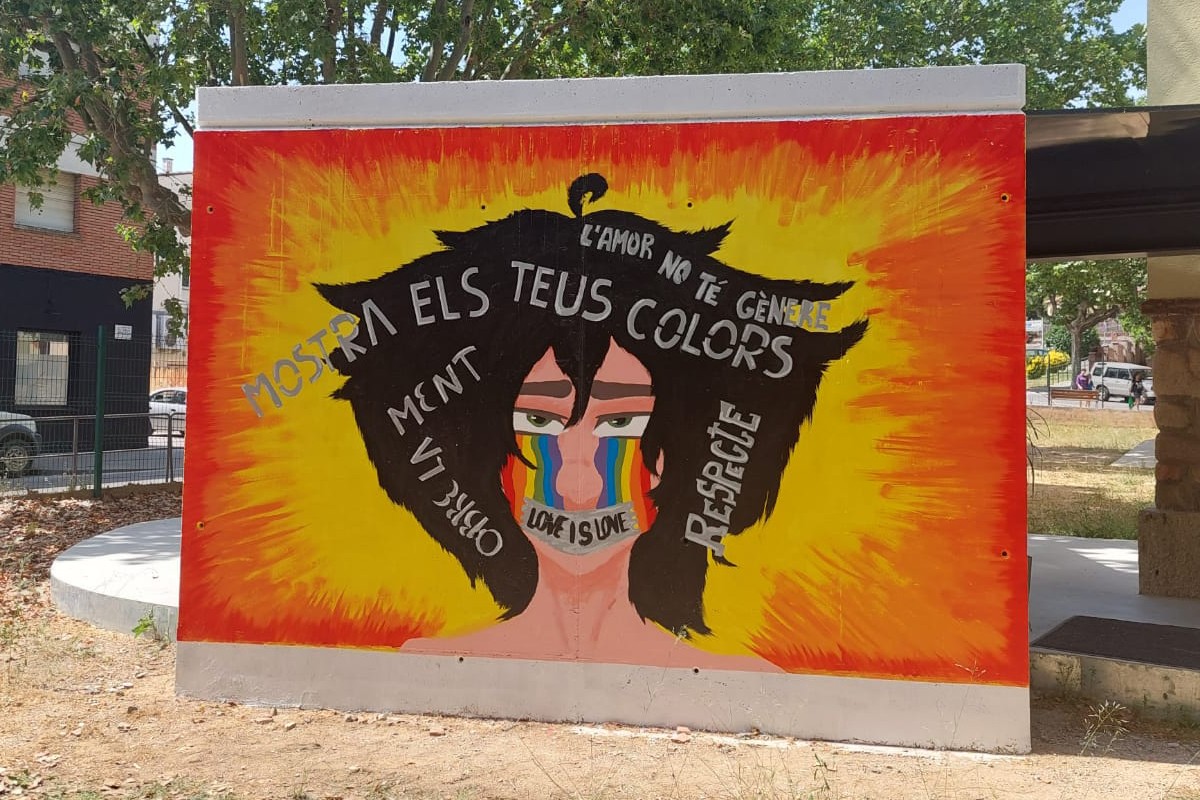 Mural pintat per l'alumnat de l'Institut Baix Montseny en motiu del 28-J