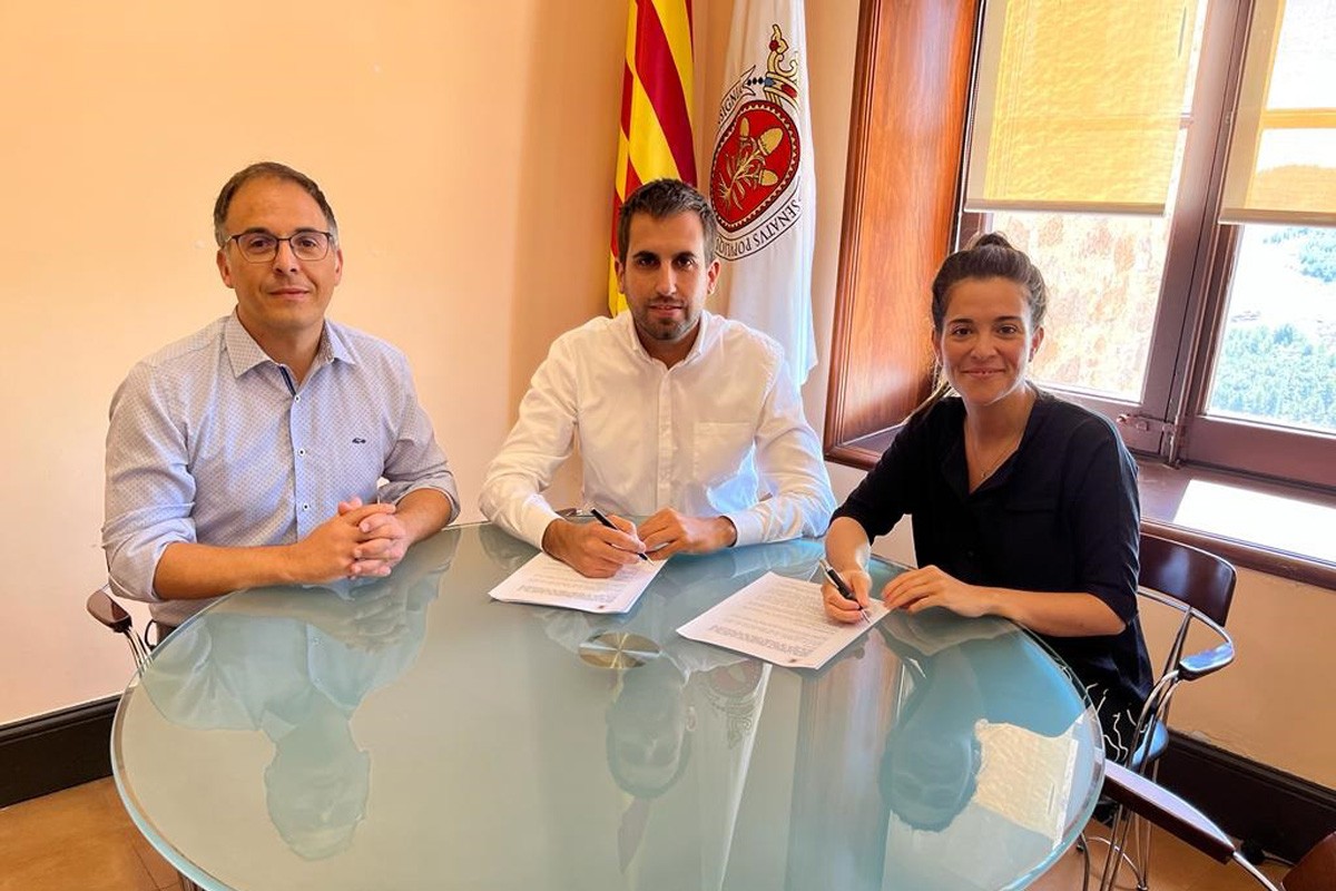 Signatura del conveni entre Ajuntament i UBIC de Cardona
