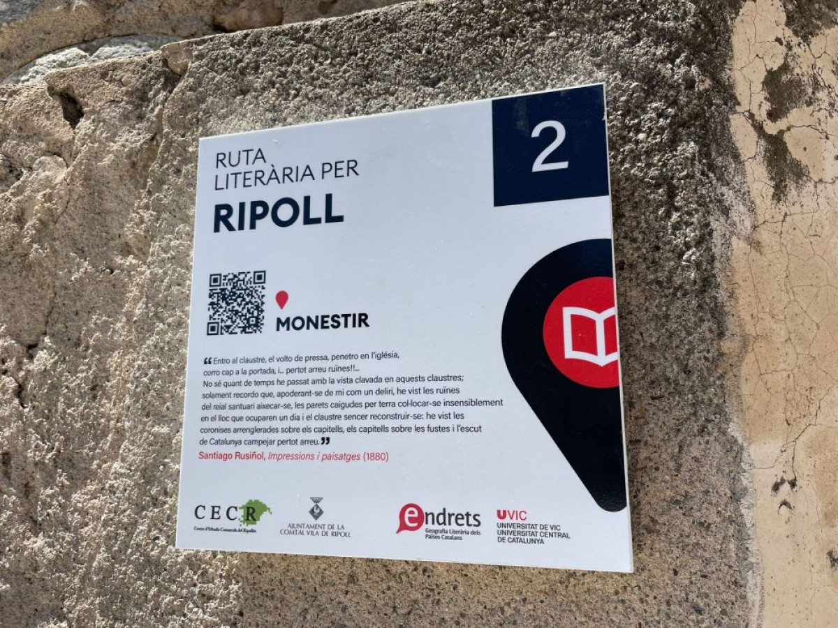 Imatge d'un dels panells de la ruta literària de Ripolla