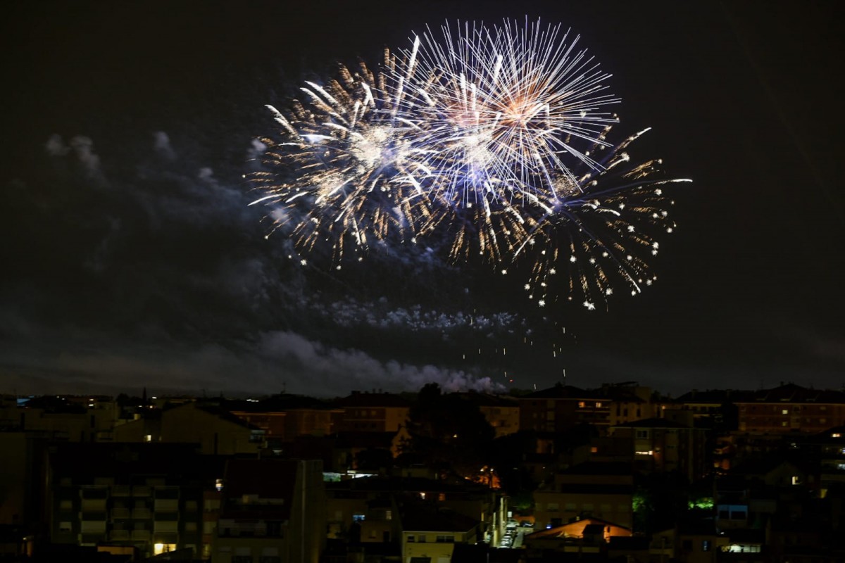 Els castells de foc posen punt final a sis dies de Festa Major