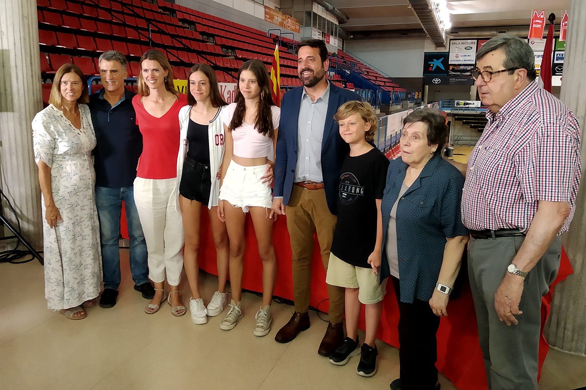 La família de Jordi Serracanta no s'ha volgut perdre la seva presentació com a president del Baxi Manresa