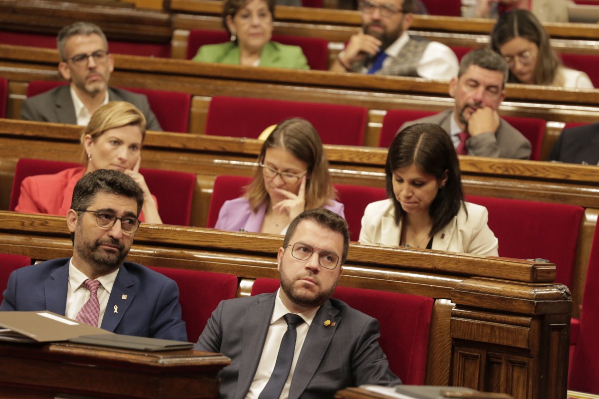 Jordi Puigneró i Pere Aragonès al Parlament.