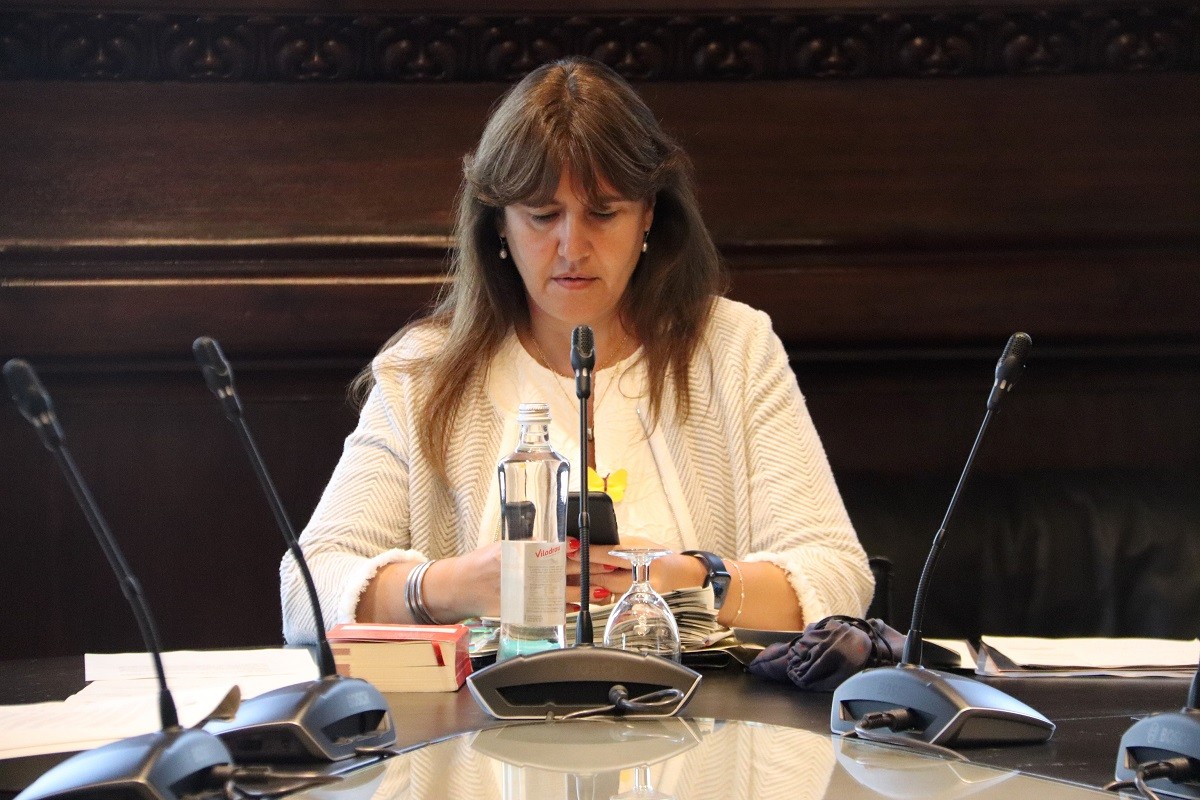 La presidenta del Parlament, Laura Borràs, durant una reunió de la mesa