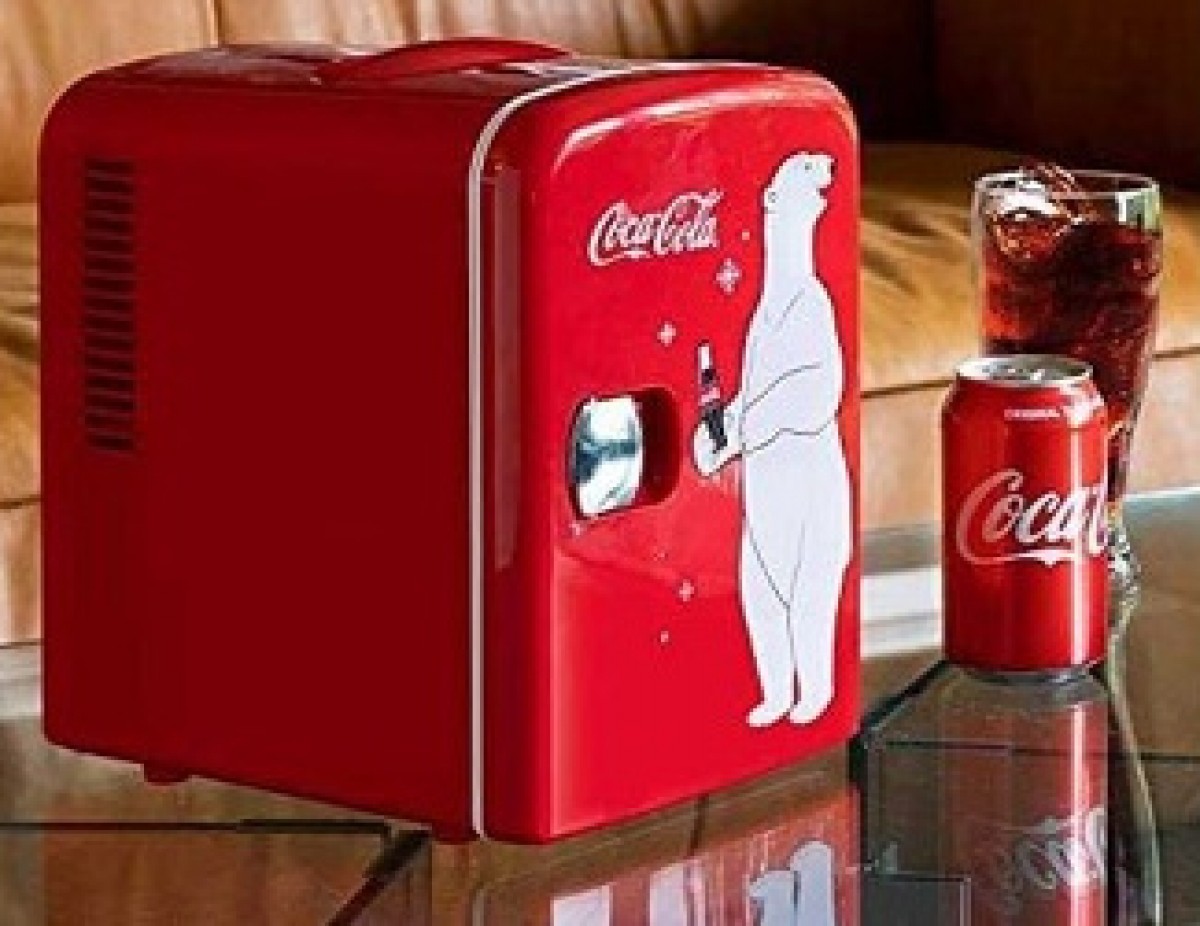 La mini nevera que suposadament regala Coca-Cola en l'estafa