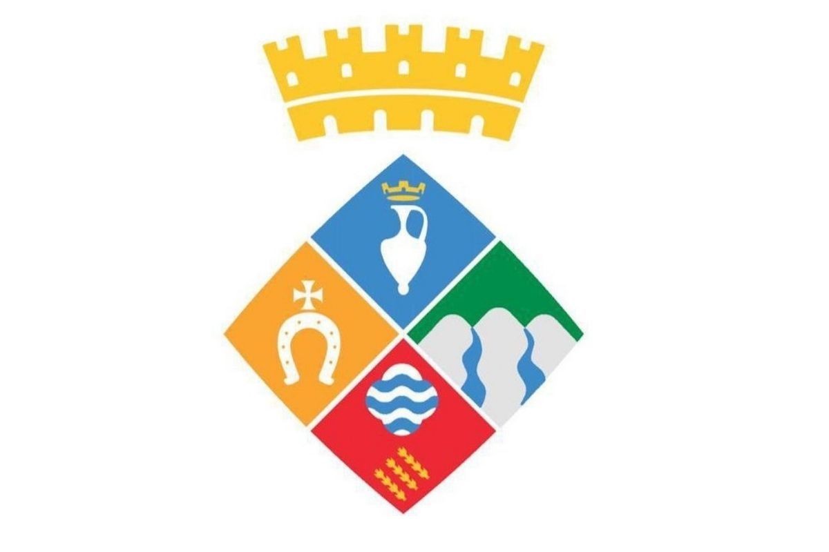 El nou escut incorpora els símbols dels pobles de Baén i Montcortés