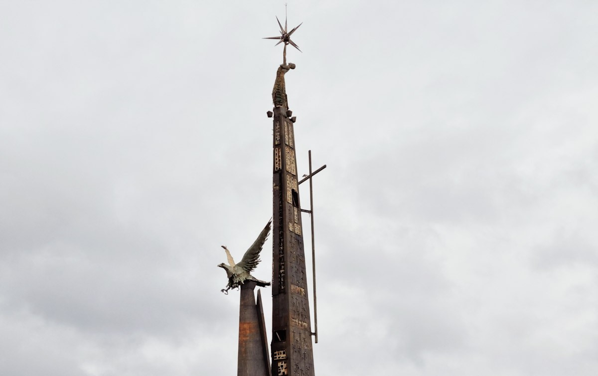 Detall del monument franquista de Tortosa 