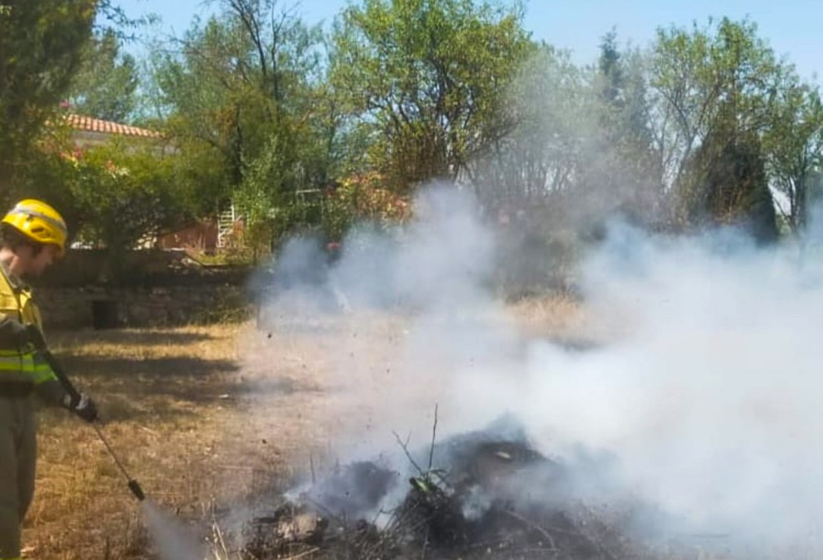 Restes agrícoles cremades a Gandesa