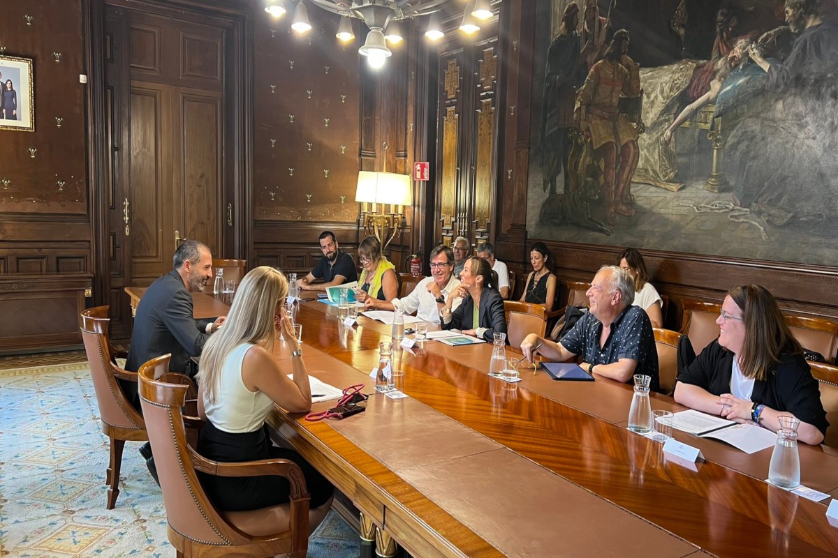 Reunió d'alcaldes i alcaldesses de l'Arc Metropolità amb la delegada del govern