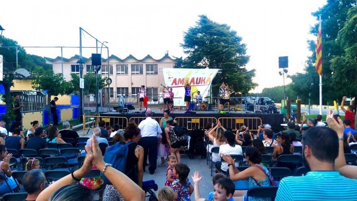 L'espectacle infantil a la plaça ha donat el tret de sortida de la Festa Major