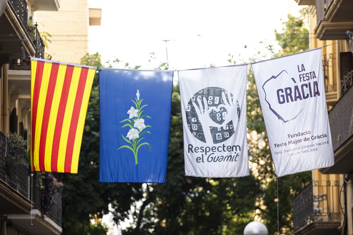 Cartells de promoció de la festa major de Gràcia.