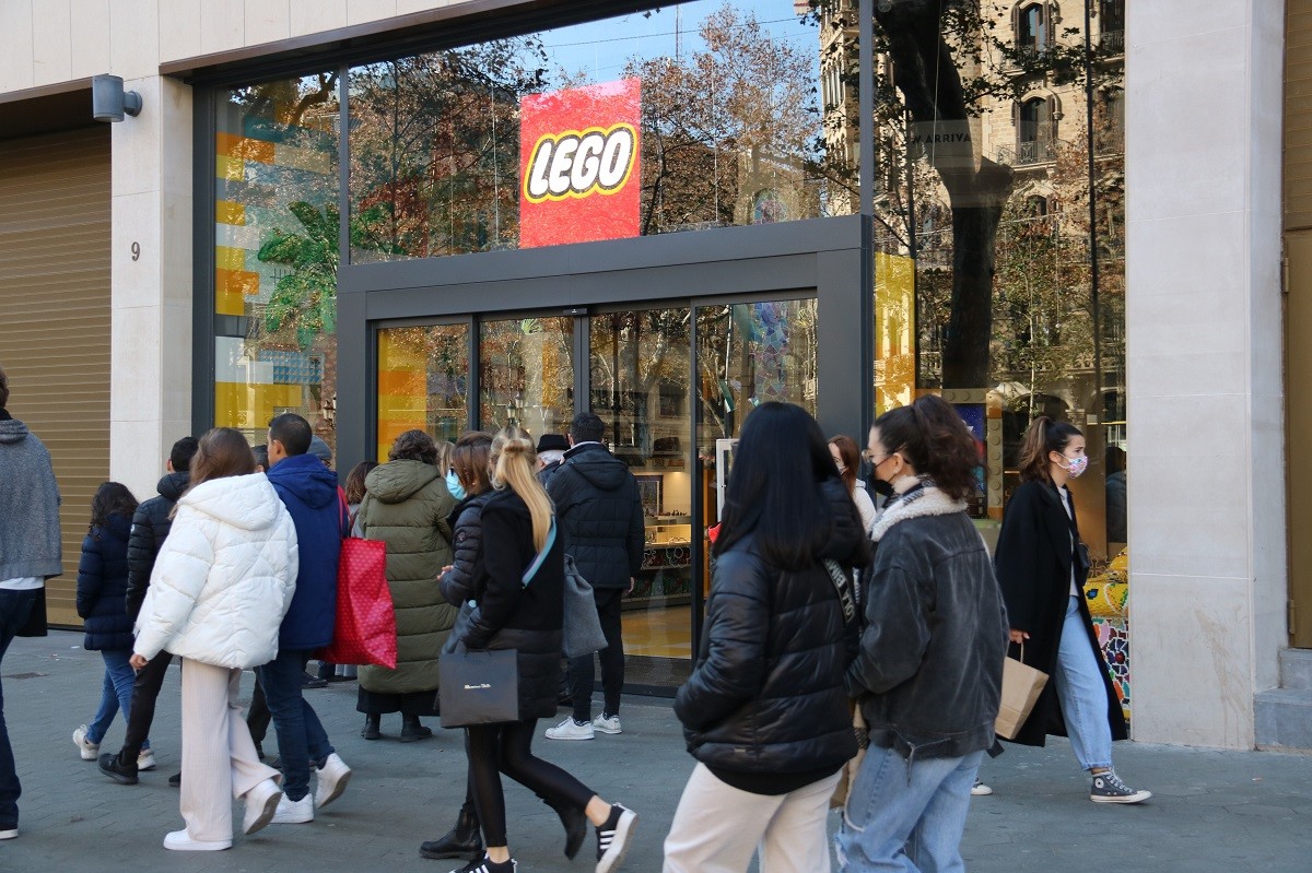 Aparador de la botiga de Lego a Passeig de Gràcia