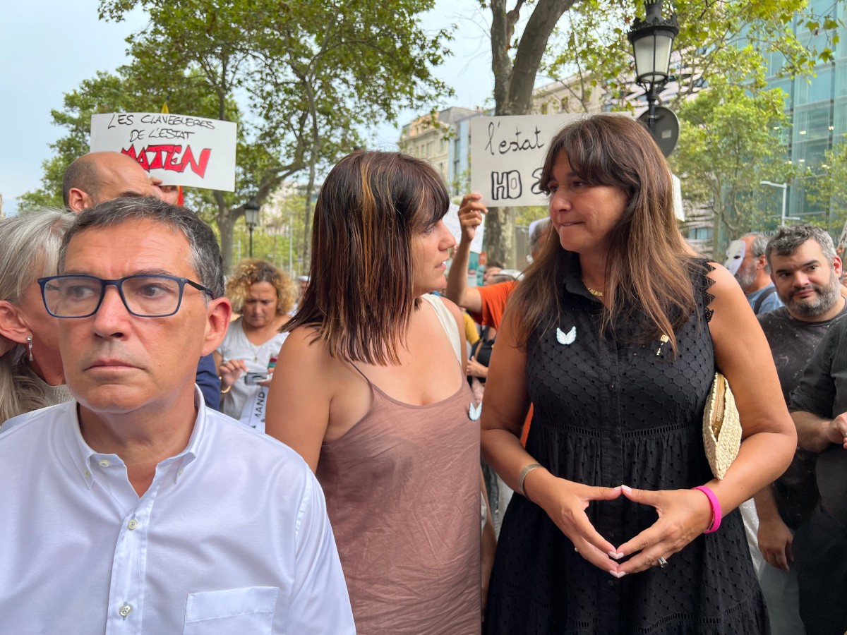 Laura Borràs, Aurora Madaula i Jaume Alonso-Cuevillas, en la concentració.