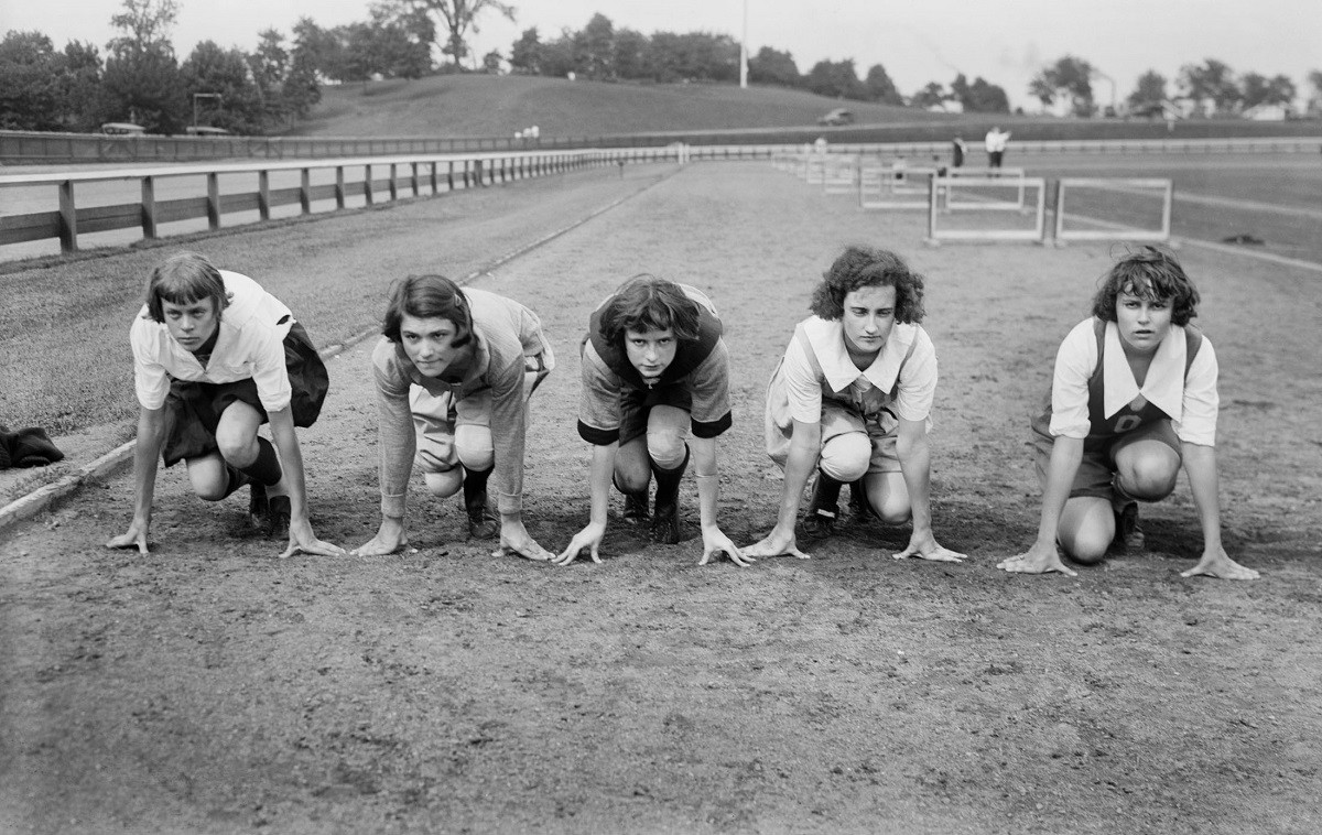 Un grup d’atletes nord-americanes participants als Jocs Mundials Femenins de París 1922