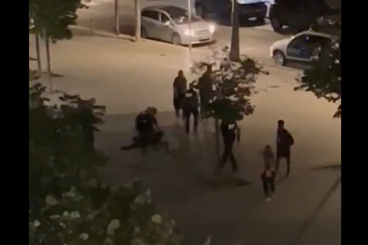 Vídeo | Els contendents no van aturar la baralla ni quan va arribar la Policia Local de Manresa