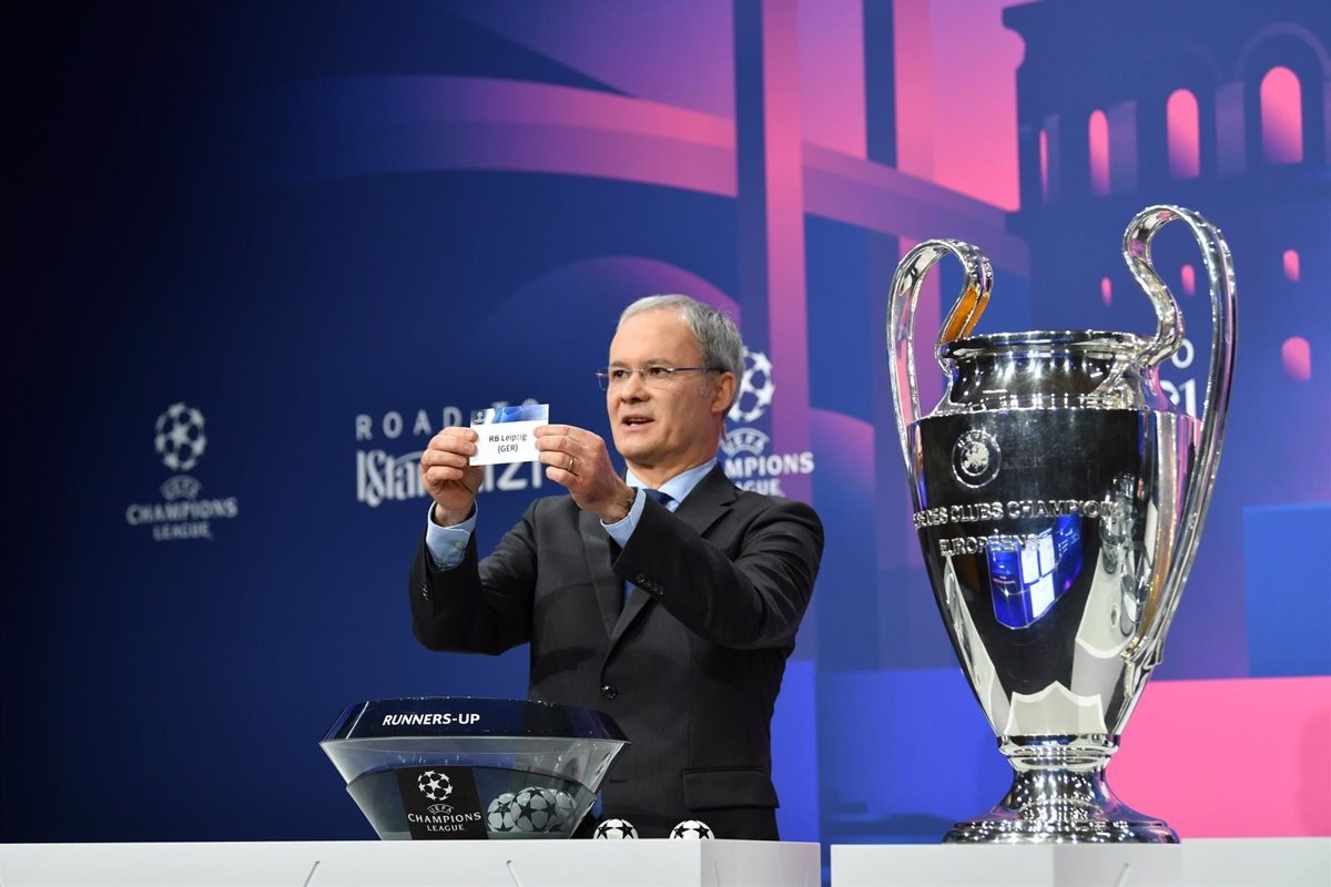 El director de competició de la UEFA, Giorgio Marchetti, en l'anterior sorteig de la Champions.