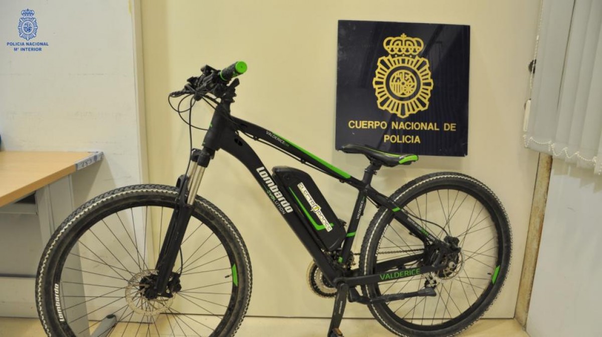 La bicicleta elèctrica robada al policia local