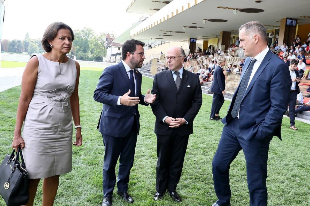 Aragonès, amb l'exprimer ministre francès Bernard Cazeneuve, el president de Còrsega, Gilles Simeoni, i la vicepresidenta de Guadalupe, Marie-Luce Penchard