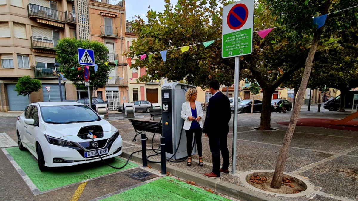 Punt de recarrega de vehicles elèctrics a Tortosa 