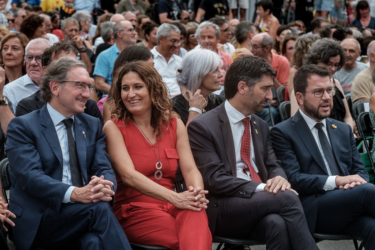 Jaume Giró, Laura Vilagrà, Jordi Puigneró i Pere Aragonès, a l'acte d'Òmnium per la Diada.