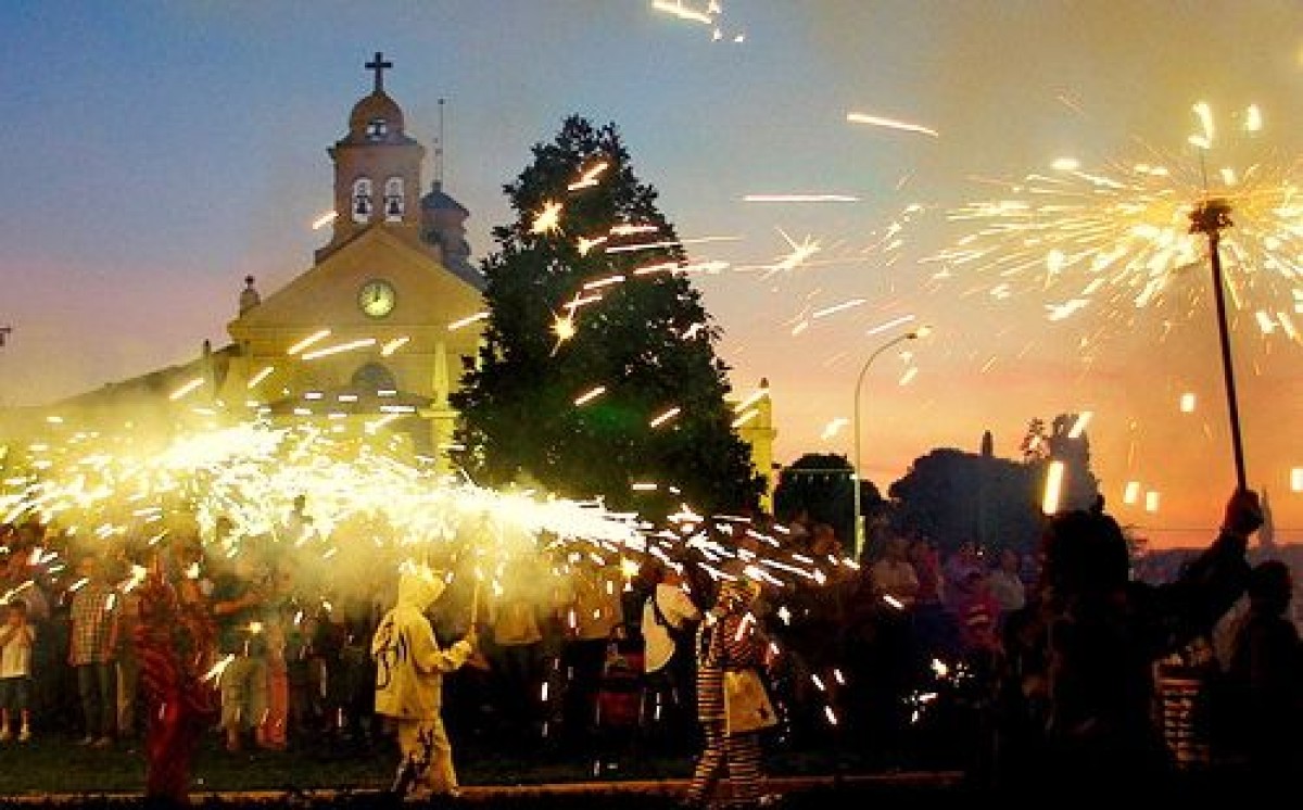 La Baixada a Misericòrdia del Ball de Diables, un dels moments més esperats de les festes