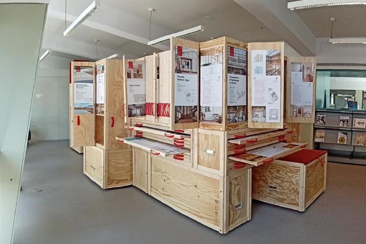 Exposició de la 3a Mostra d'Arquitectura de Barcelona a la biblioteca de Rubí