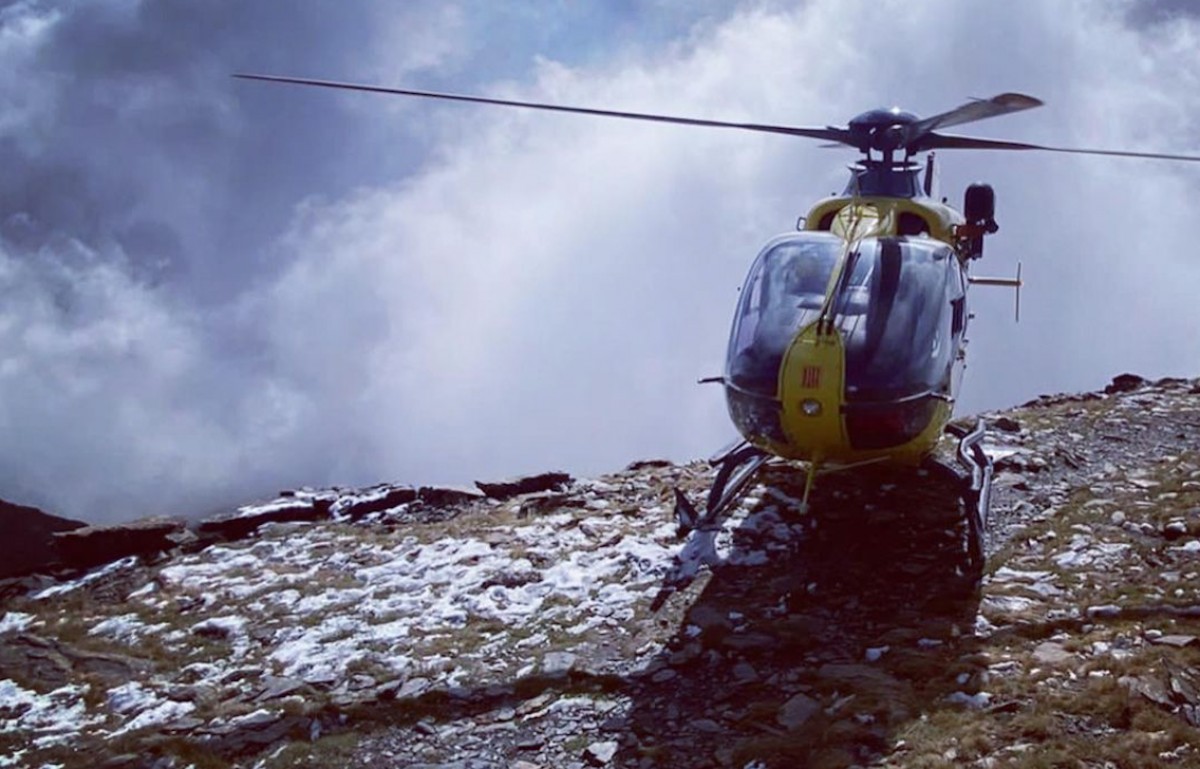 L'helicòpter durant el rescat d'aquest diumenge a la zona del Puigmal