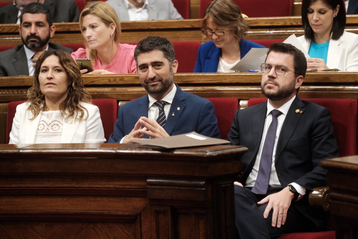 Pere Argonès, al costat de Jordi Puigneró i Laura Vilagrà, dimarts passat al Parlament.