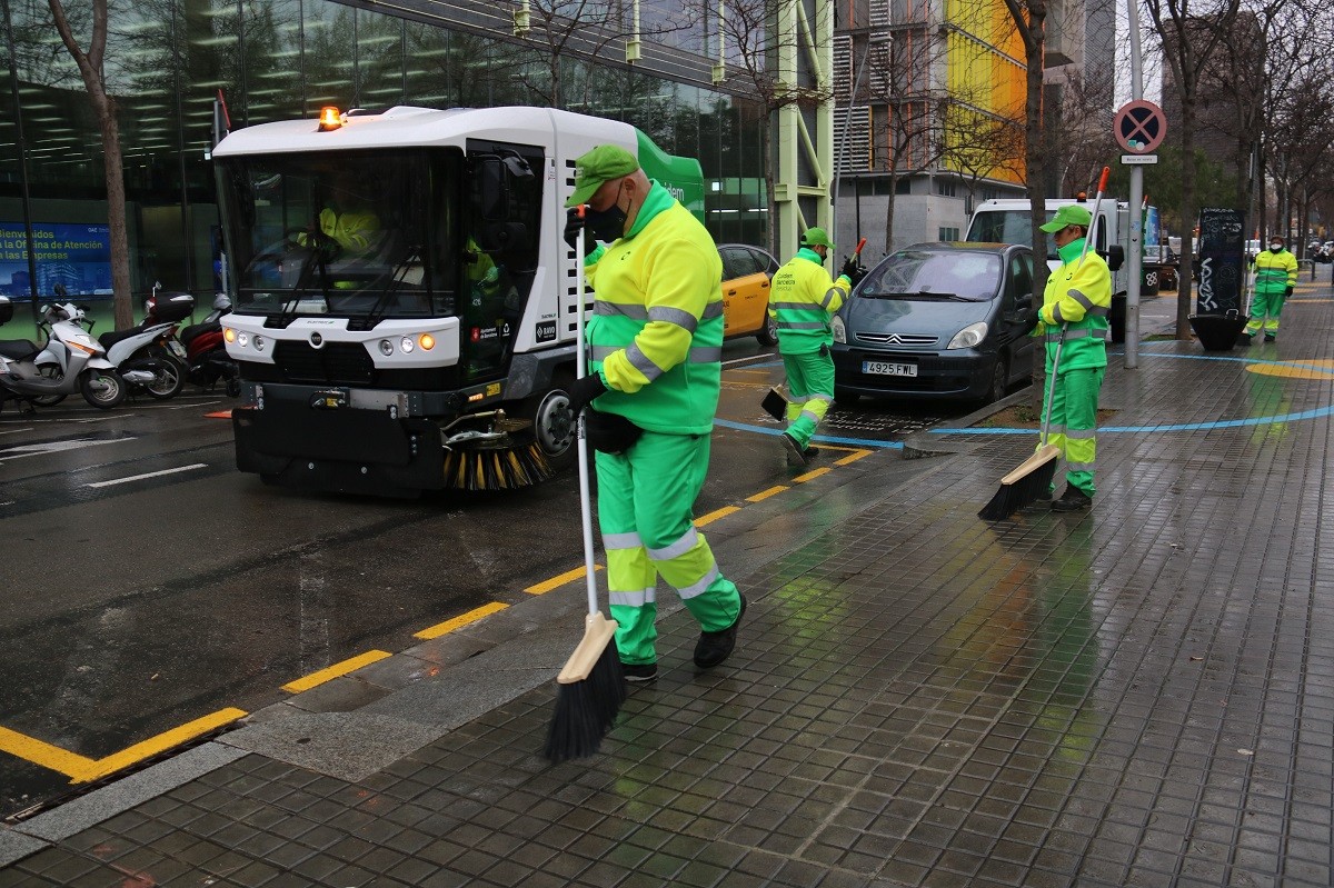 Treballadors del servei de neteja de l'Ajuntament de Barcelona