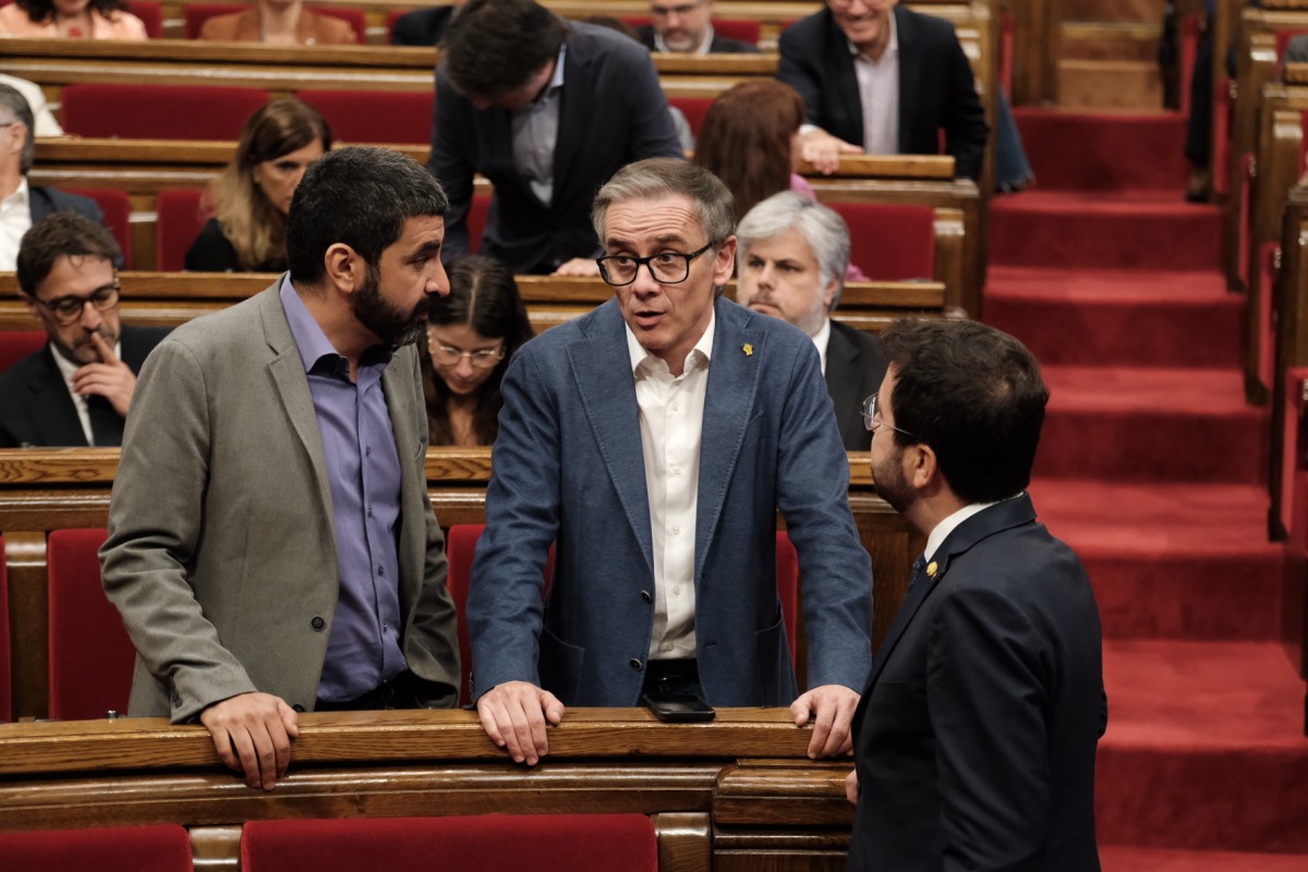 Josep Maria Jové, amb Aragonès al Parlament.