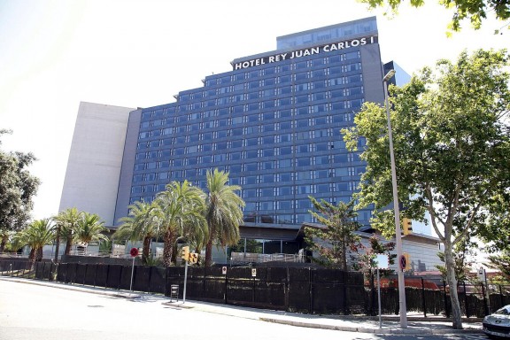 L'Hotel Rey Juan Carlos I, a la corda fluixa: acumula 160 milions de deute