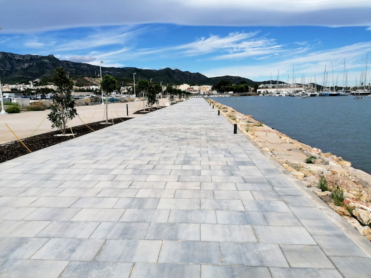 Nou tram urbanitzat al passeig marítim de la Ràpita  