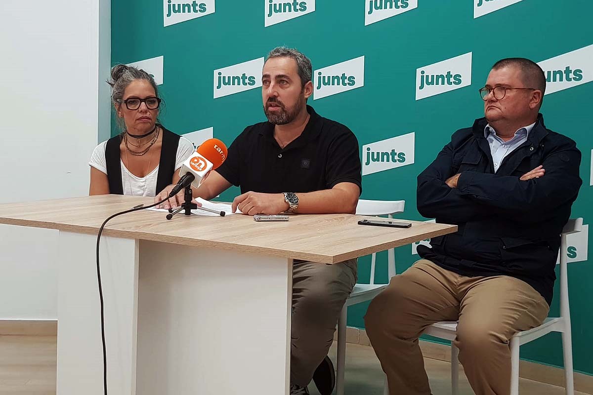 Ramon Bacardit, flanquejat per Maria Mercè Tarragó i Toni Massegú a la roda de premsa
