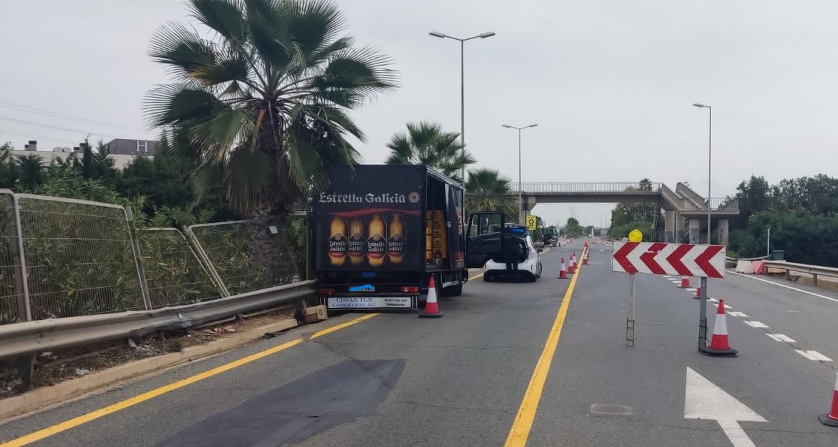 El camioner ha tingut l'accident a l'avinguda de Tarragona, de Reus