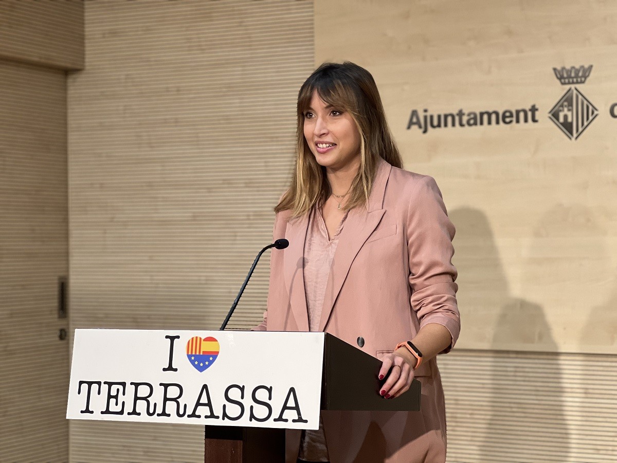 Isabel Martínez, de Ciutadans Terrassa, en la roda de premsa per presentar les propostes que portaran al pròxim ple