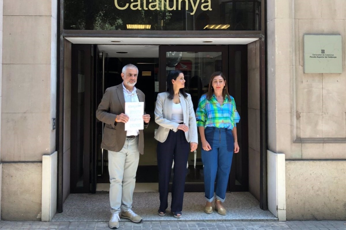 Luz Guilarte, expresidenta de Ciutadans a Barcelona, amb Inés Arrimadas i Carlos Carrizosa.