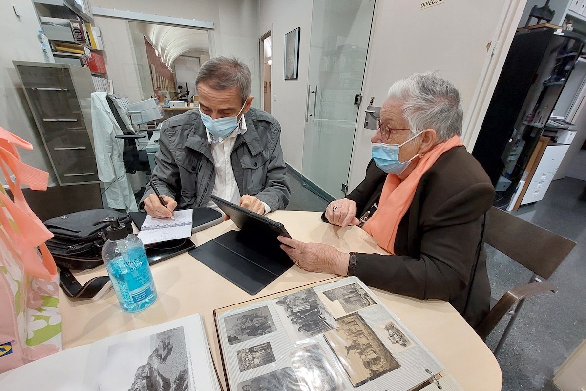 Florentina Miró amb l'historiador de Talarn, Josep Bertran