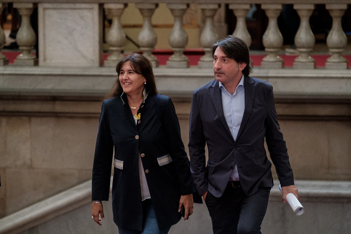 Francesc de Dalmases i Laura Borràs, arribant al Parlament.