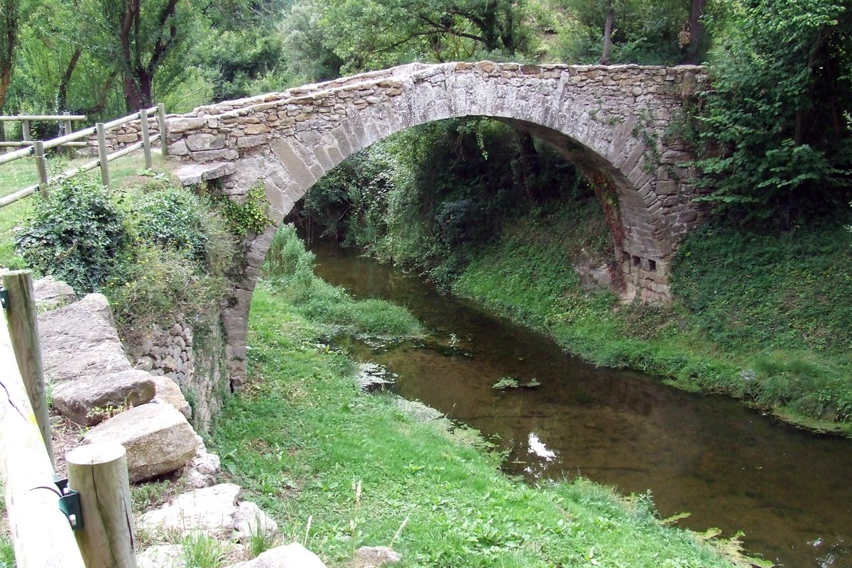 Pont d'Esplugues a la riera de Fontscalents