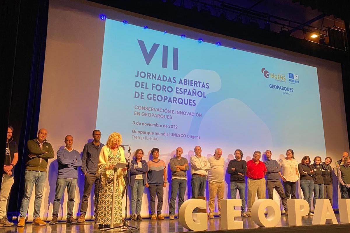 La presidenta del Geoparc, Maria Pilar Cases, intervenint a les jornades obertes