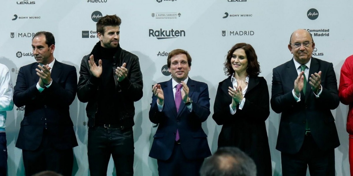 Piqué, amb Almeida i Ayuso en un acte a Madrid
