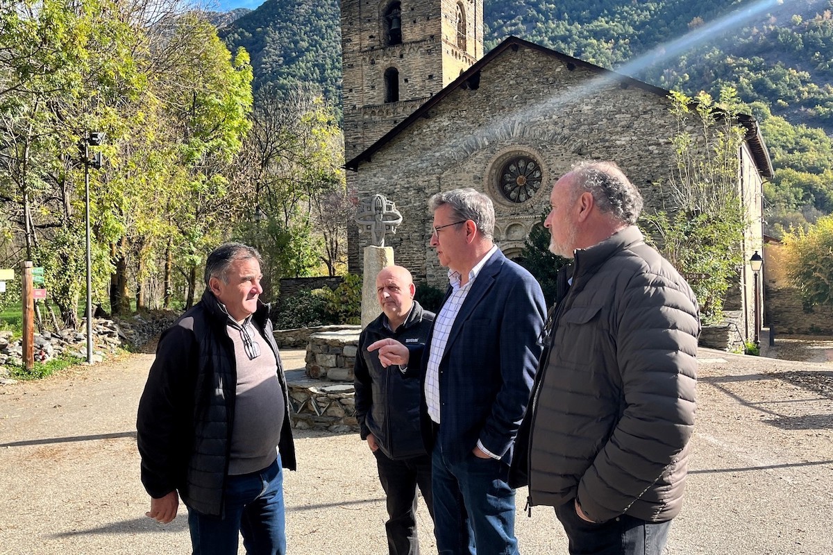 Joan Talarn visitant la Vall de Cardós, un dels nou municipis del Pallars Sobirà sense oficina bancària