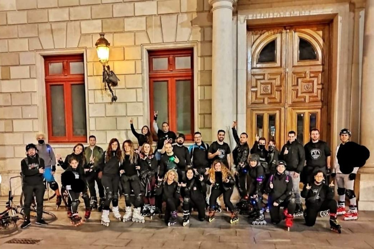 El Club Patí Rock Rollers Reus organitza rutes per la ciutat per patinar en línia