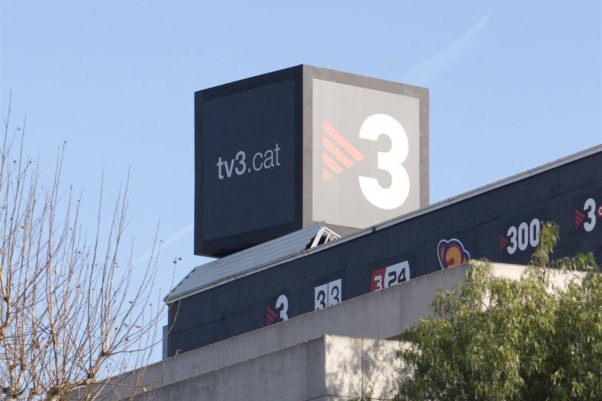 El logo de TV3 als estudis de Sant Joan Despí