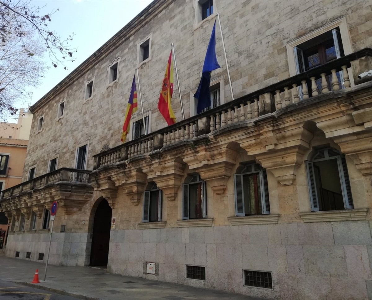 La façana del TSJIB i l'Audiència Provincial.