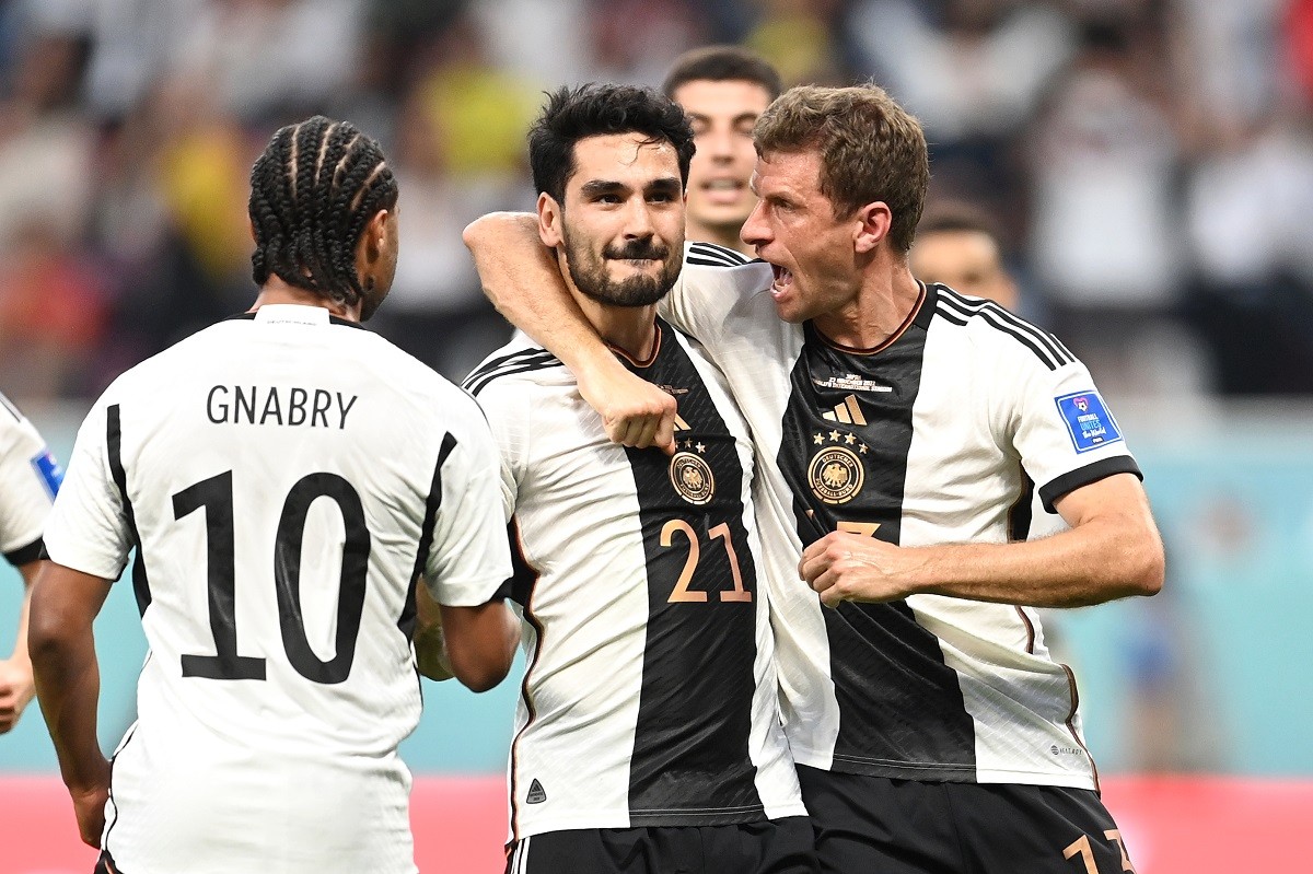 Jugadors de la selecció alemanya celebrant el primer gol al Mundial de Qatar