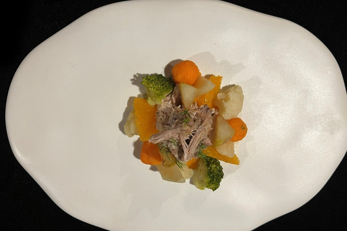 Amanida de verdures i fruites amb costellam de porc de Palou
