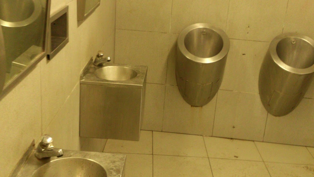 Els lavabos públics del Parc de Sant Jordi