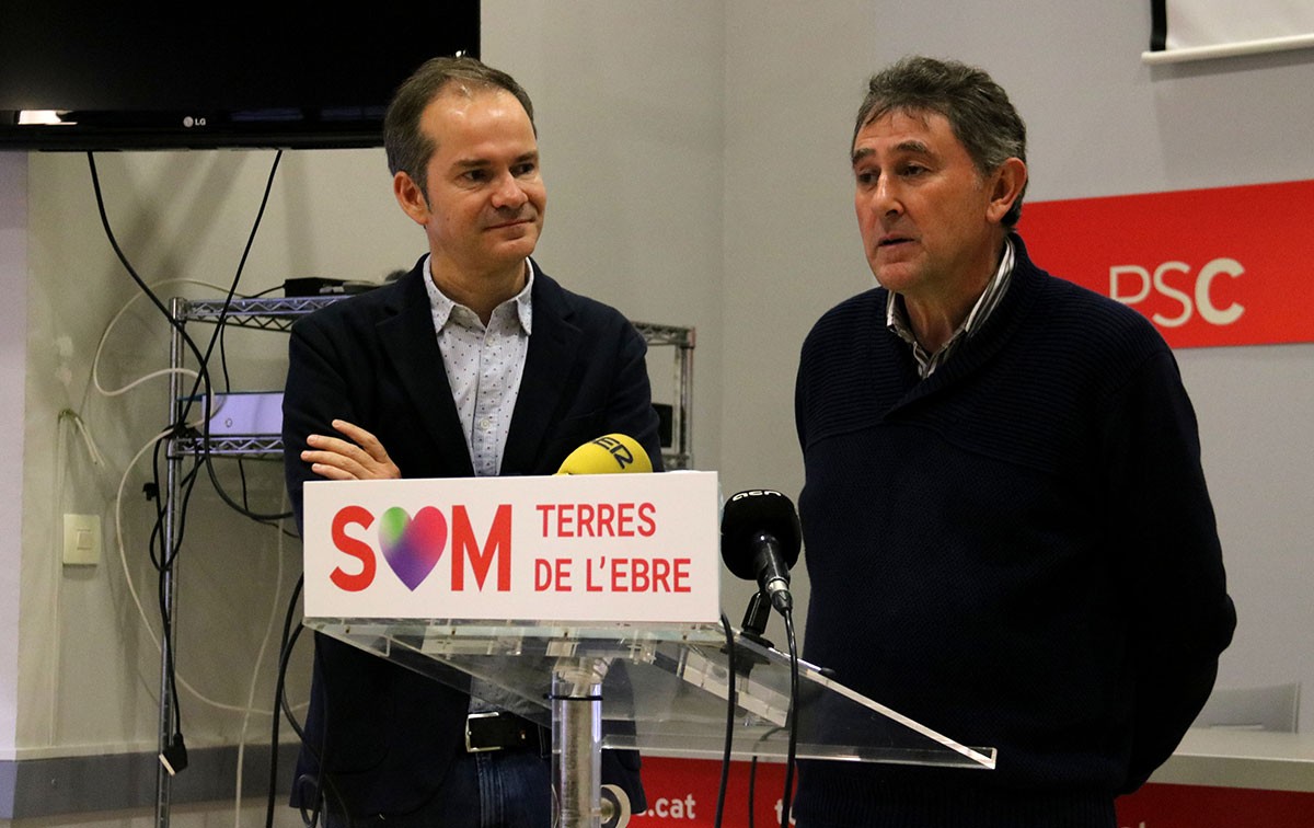 Manel de la Vega i Joaquim Paladella, en la compareixença davant els mitjans.