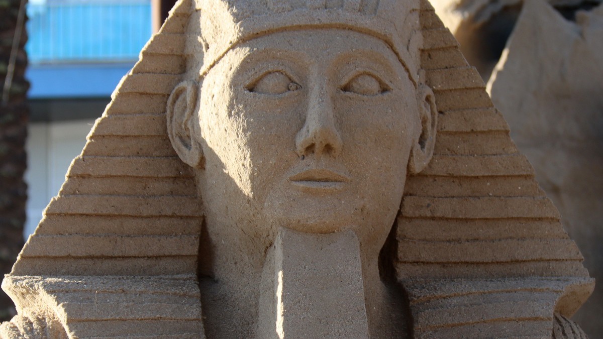Una de les figures del conjunt escultòric