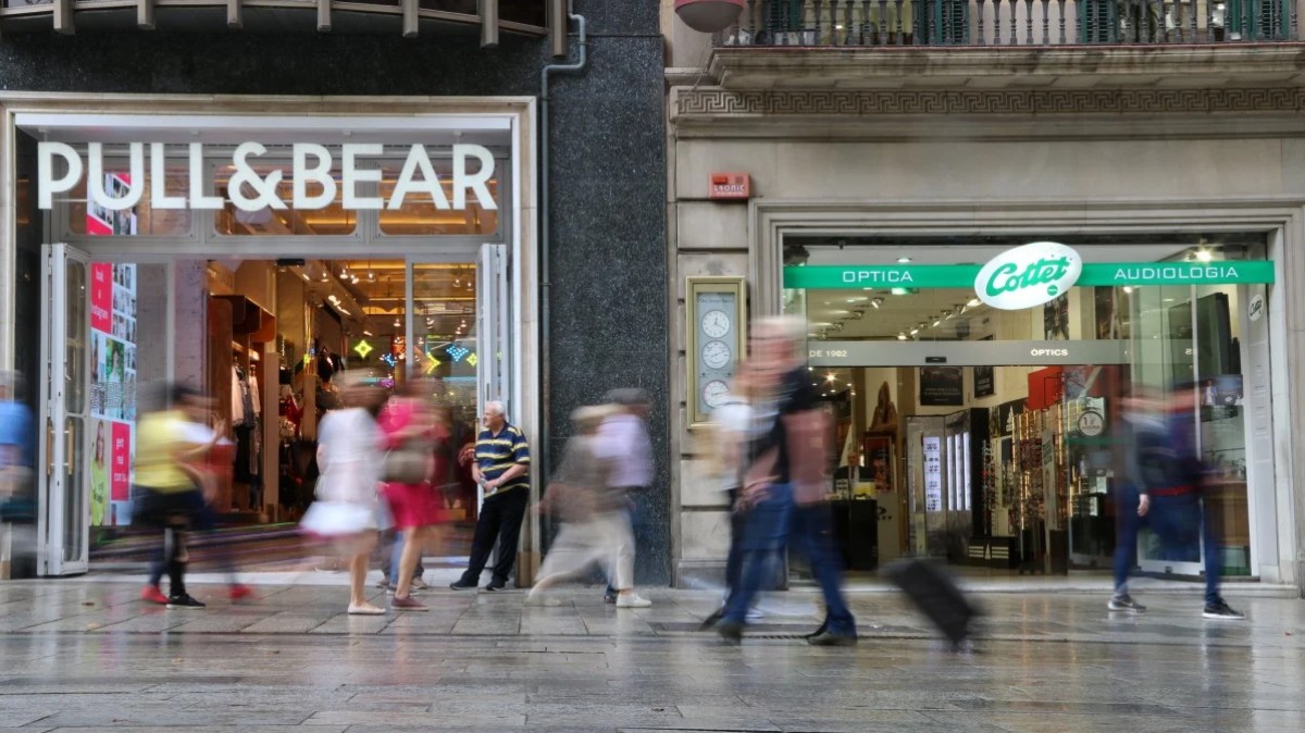 Imatge d'arxiu del Portal de l'Àngel de Barcelona, epicentre de botigues